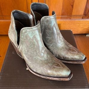 NIB Ariat Dixon Boots
